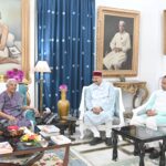 महाराज ने उत्तर प्रदेश की राज्यपाल को आदि कैलाश यात्रा पर आमंत्रित किया