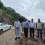 लोनिवि मंत्री महाराज ने किया मसूरी, कोल्हूखेत, पानी वाले बैंड सड़क का औचक निरीक्षण