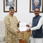 महाराज ने की केंद्रीय कृषि, किसान कल्याण, ग्रामीण विकास मंत्री से शिष्टाचार भेंट* P