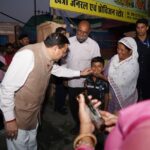 जल सृष्टि पार्क के लोकार्पण से लौटते समय सीएम धामी ने अचानक रुकवाया काफिला, बच्चों और आमजन के साथ खिंचवाईं सेल्फी